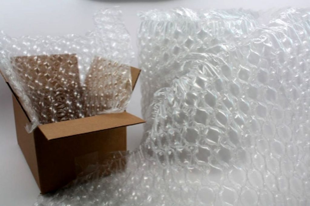روش های بسته بندی حرفه ای با نایلون حبابدار برای فروشگاه های اینترنتی
