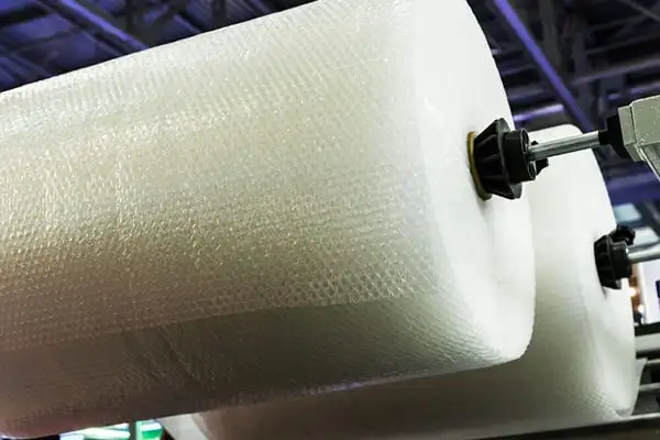 مقایسه نایلون حبابدار و فوم پلی‌ اتیلن در بسته‌ بندی — مزایا و معایب