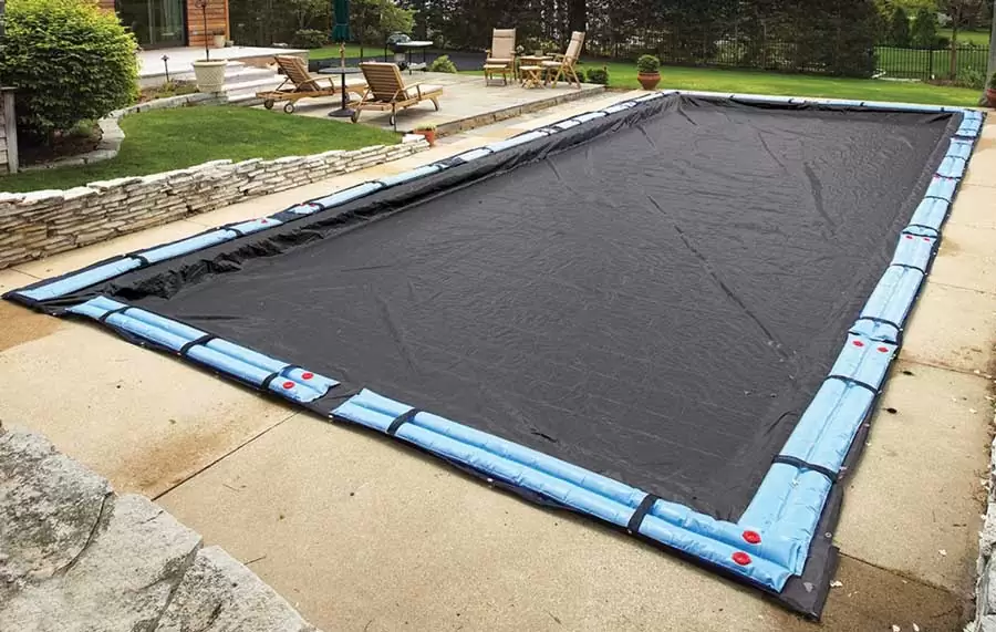 کاور حبابدار استخر بهتر است یا برزنتی؟ مقایسه کامل